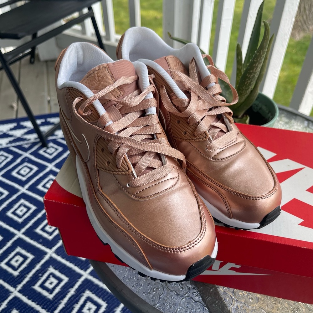 Bronze Nike AirMax 6.5Y